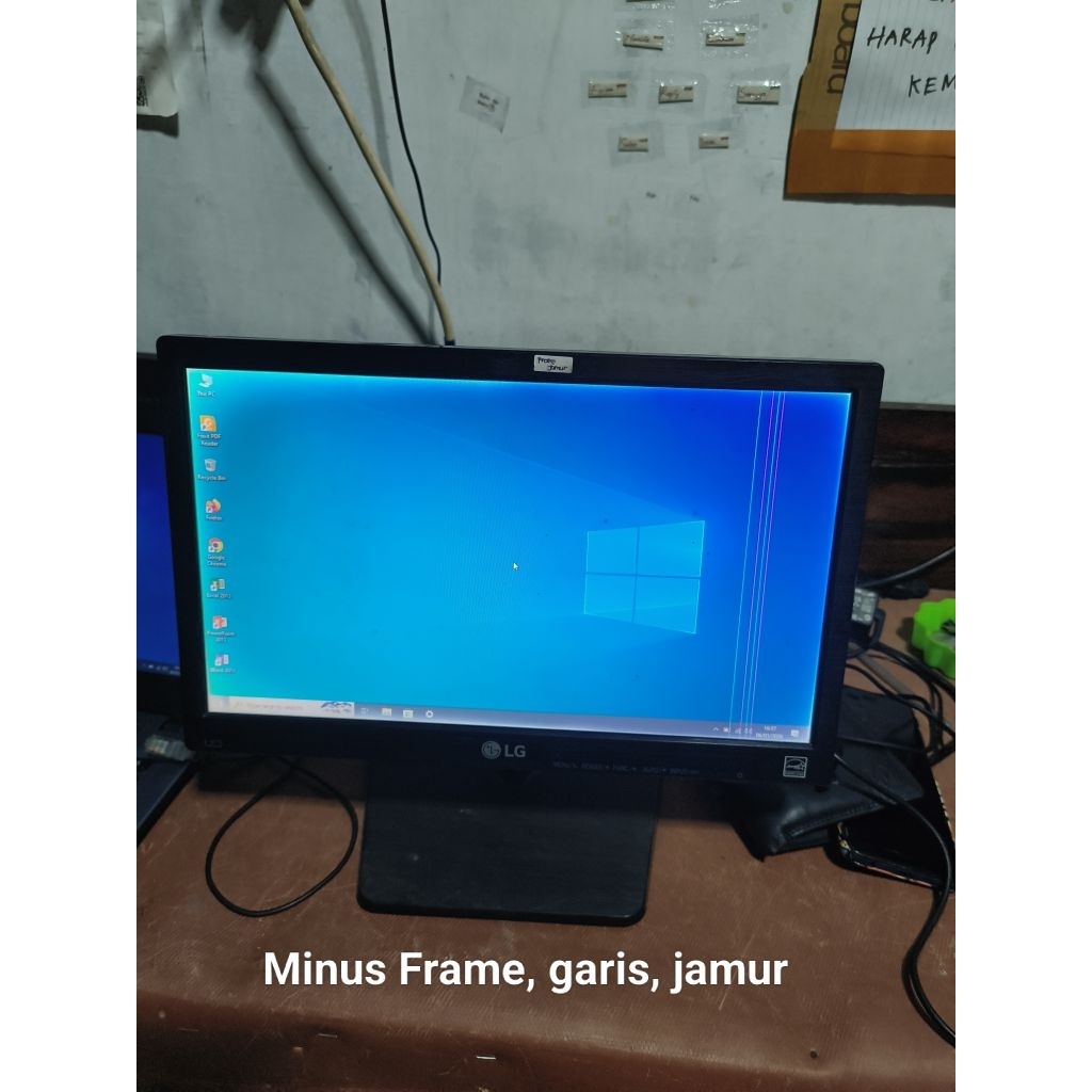 LED Monitor 16" Wide Merk LG Bekas Minus