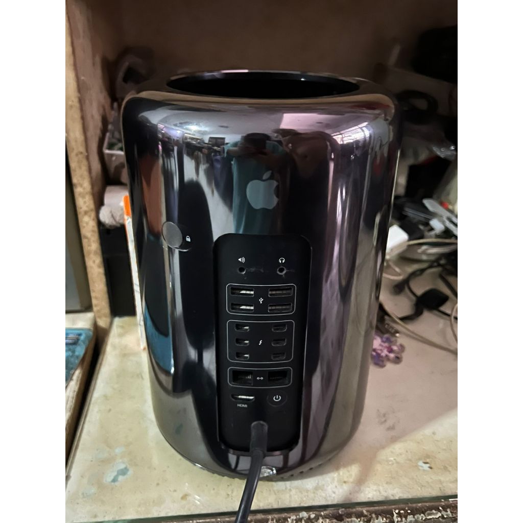 Apple Mac Pro 2013 Xeon E5 6C 32GB/48GB FirePro D500 3GB -  Kondisi Rusak Power Supply