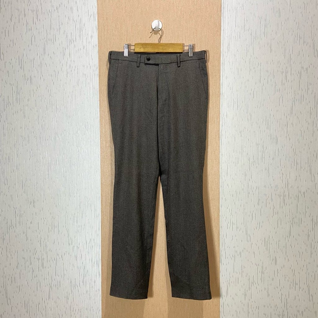 Work Pants UNIQLO AIRSENSE (Ultra Light) / Celana Bahan Pria / JP439 / Size 30