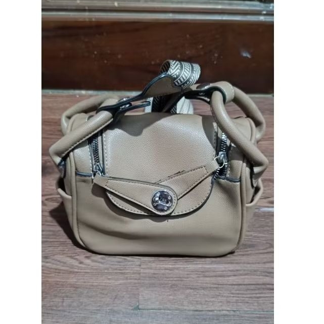 pl tas | pl tas selempang | preloved tas | tas pl murah
