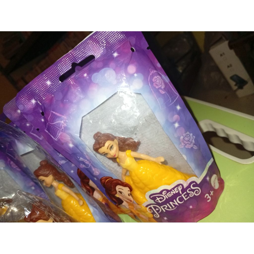MATTEL. MINI FIGURE. PRINCESS DISNEY. BELLA. BELA. BELLE