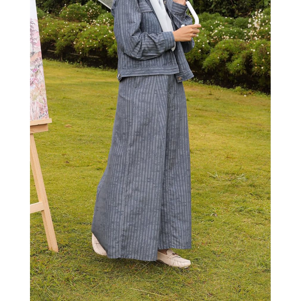 SHI - Alma Skirt Mountain SHI by Shireen Sungkar | Bawahan Rok Wanita | Rok Salur | SHI | D'Hijab of