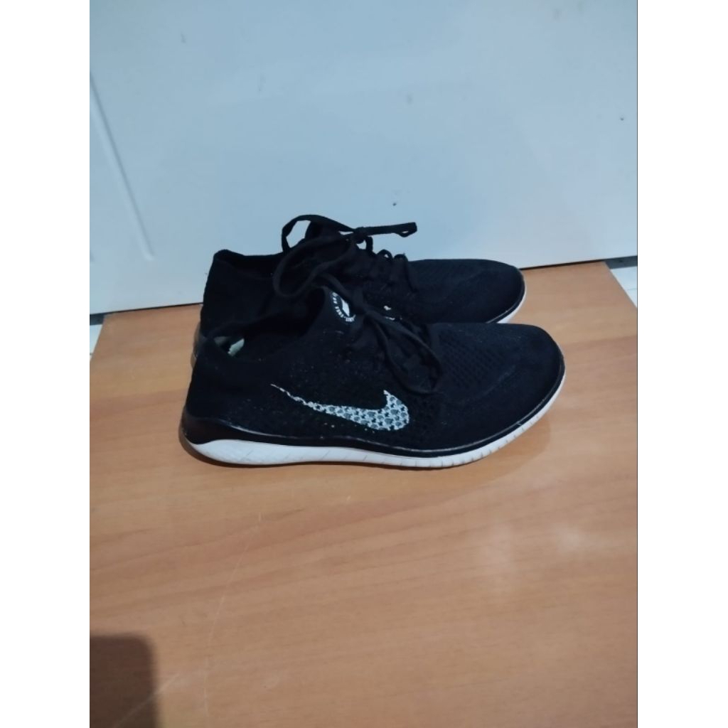 SEPATU SNEAKERS RUNNING NIKE FREE SIZE  40 BEKAS PRELOVED