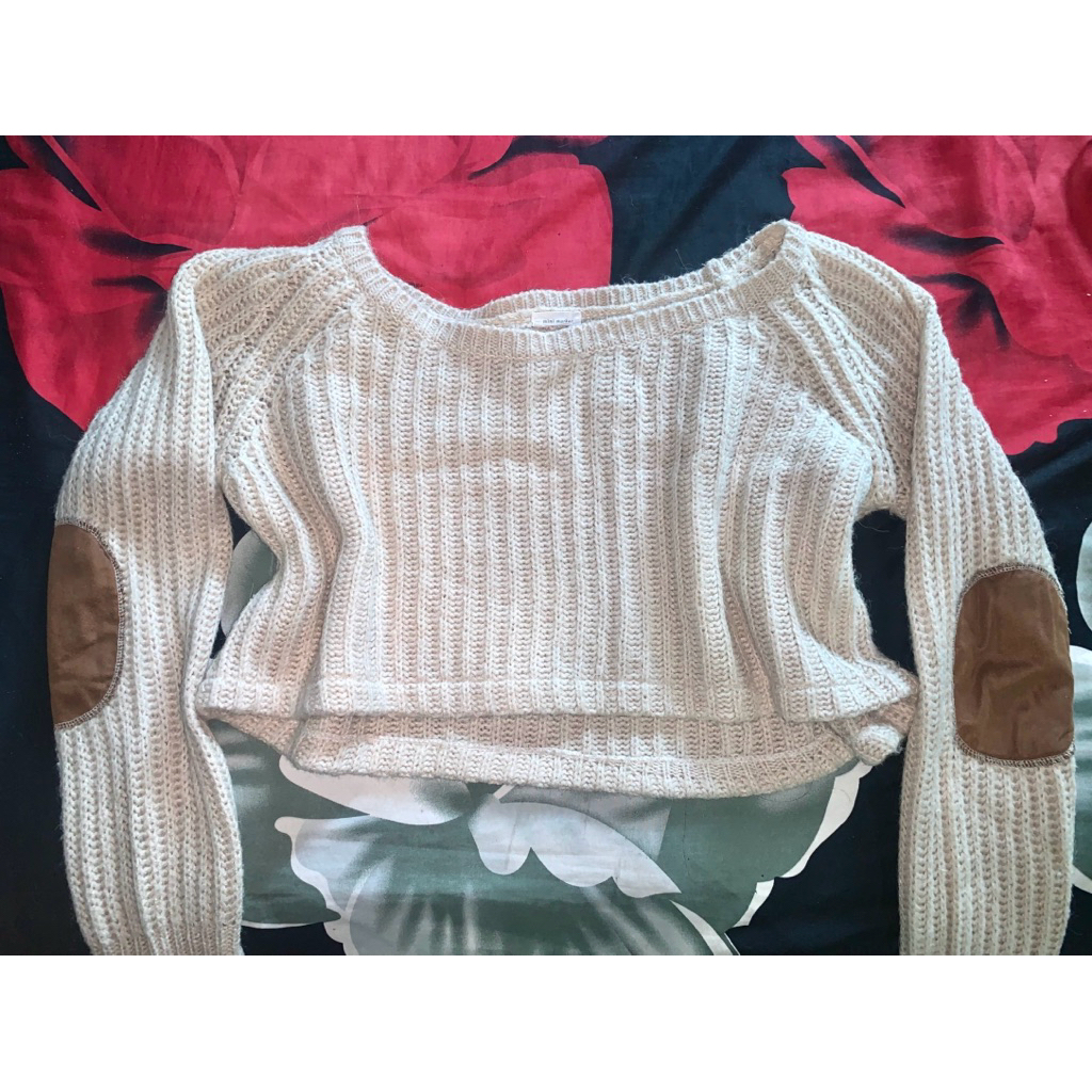 Preloved Like New Sweater Rajut Kepang Bulu Cream Korean Style- Merk Mini Market