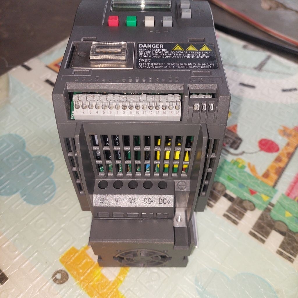 Inverter siemens sinamics v20 6SL3210-5BE21-1UVO 1.1 kw 1.5 hp 380 v