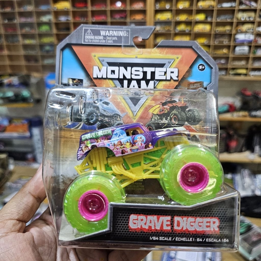monster jam truck grave digger cake ungu series 35 base besi ban transparant spin master hot wheels