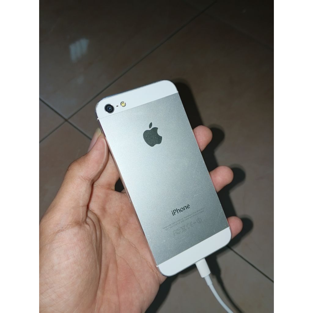 iPhone 5 stuck logo itunes