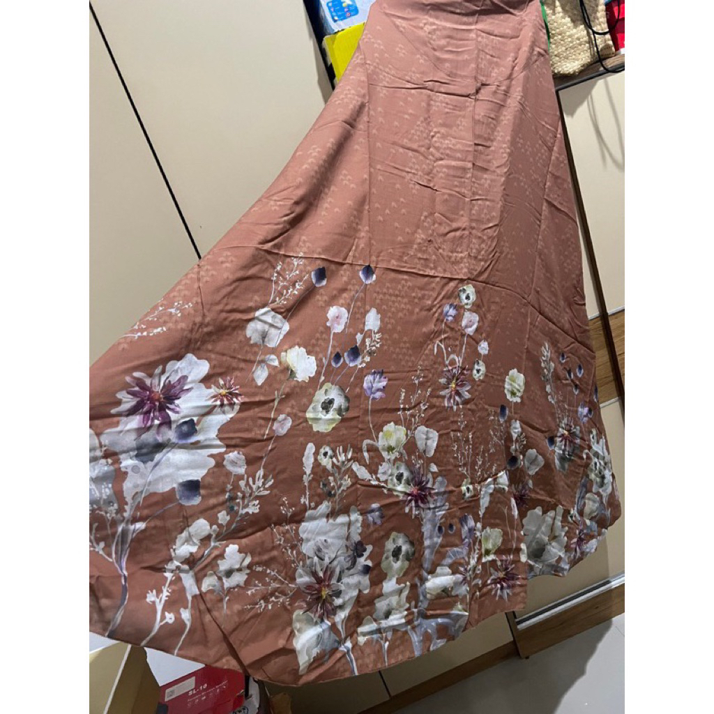 Buttonscarves Fiore Brick Prayer Robe