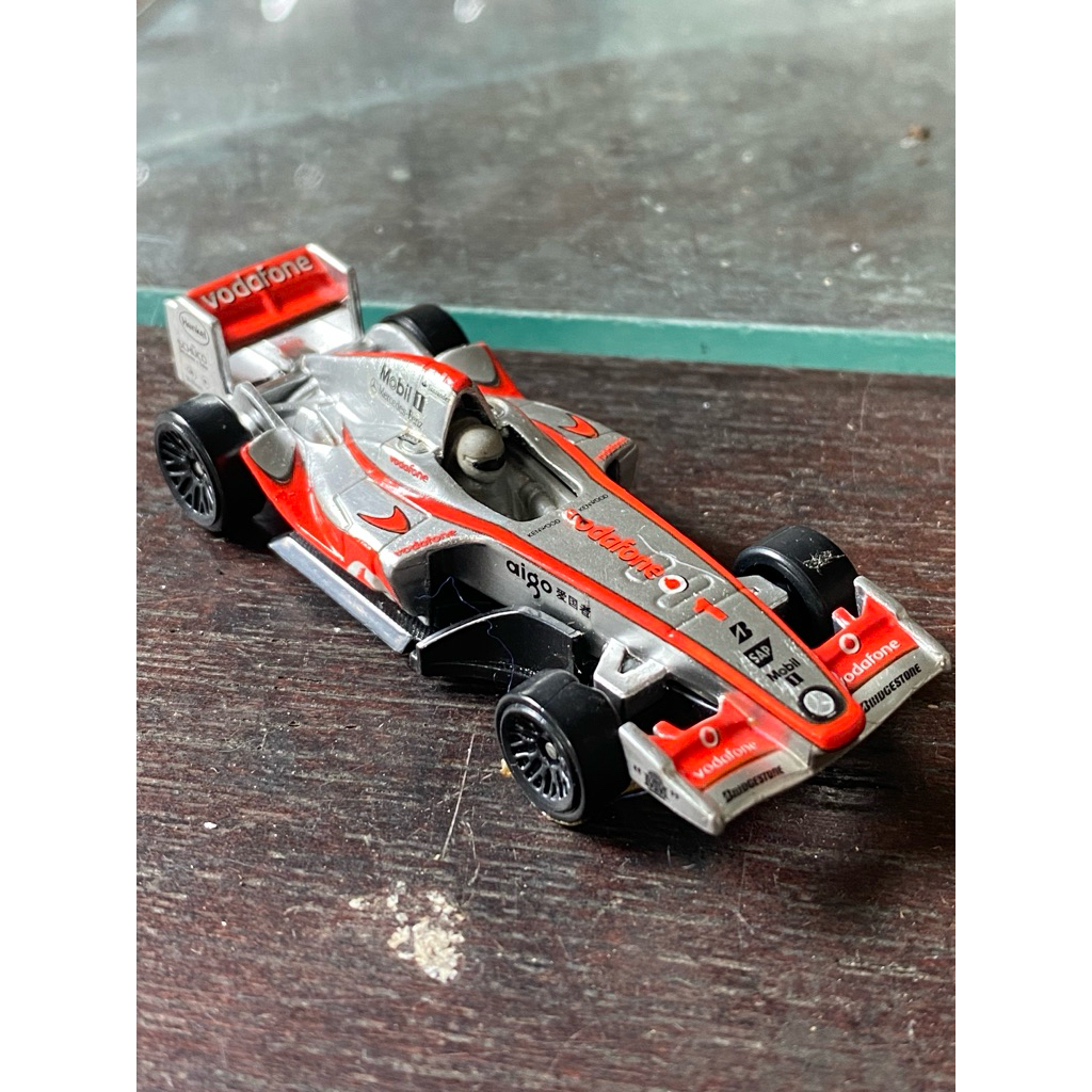 Hot wheels F1 grand prix racers team Mercedes 2006