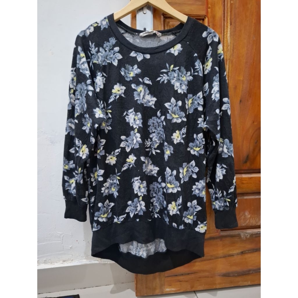 Atasan wanita motif bunga