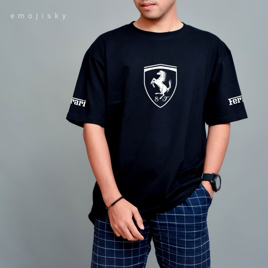 KAOS FERRARI PREMIUM DISSTRO [GRATIS STIKER] Kaos Hitam dengan Logo Kuda Besar dan Nama ferrari di L