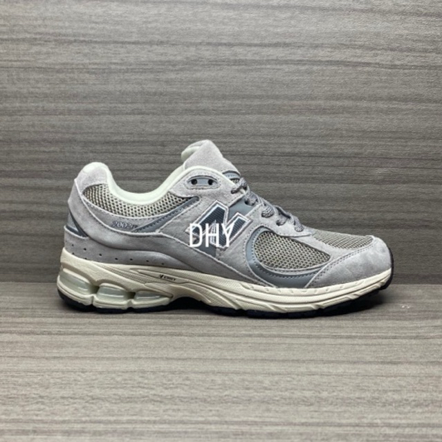 Sepatu Running 2002R Marblehead