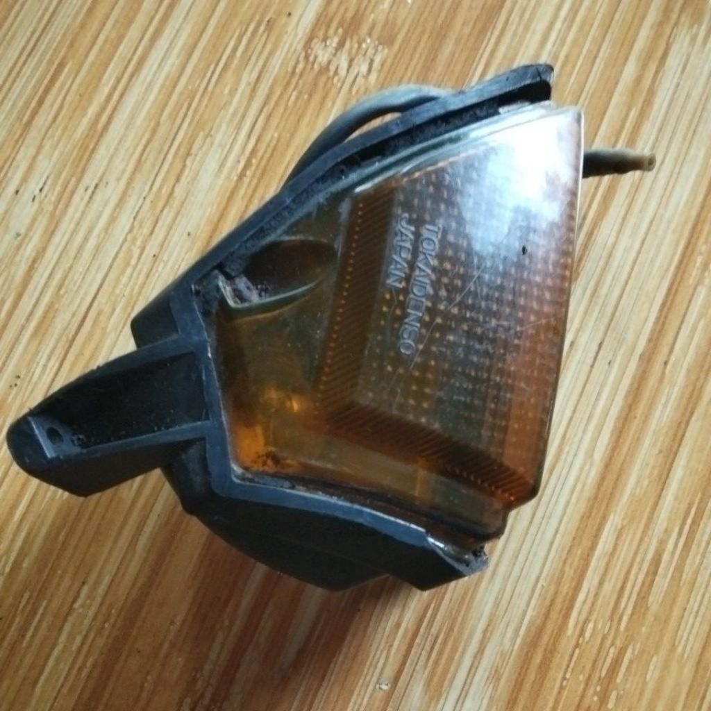 sein riting Suzuki GSX R 400 sport tahun 1982