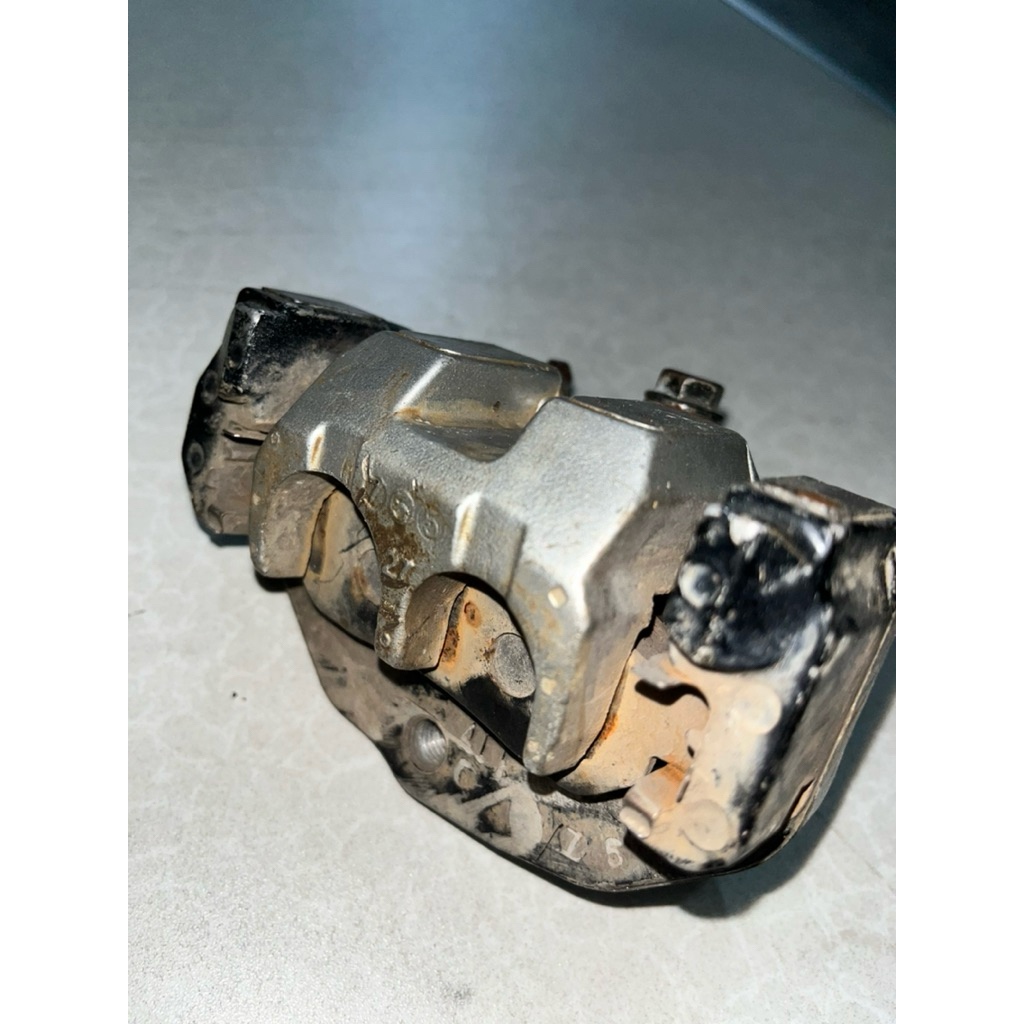 KALIPER REM DEPAN PALABABI YAMAHA RX KING NEW SILVER ORIGINAL COPOTAN