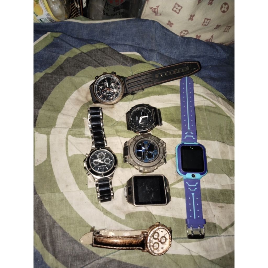 jam tangan bekas kondisi mati