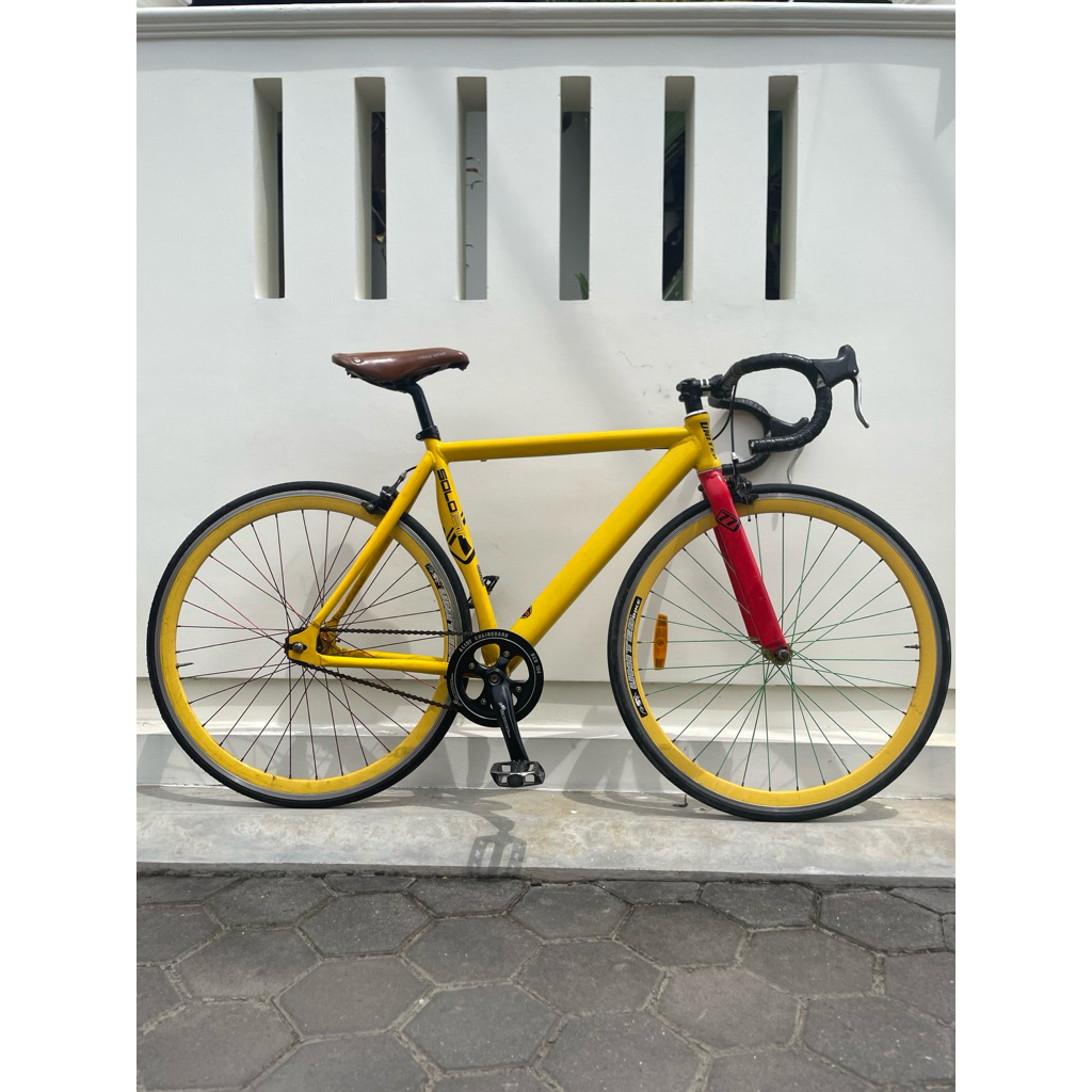 united soloist 77 yellow