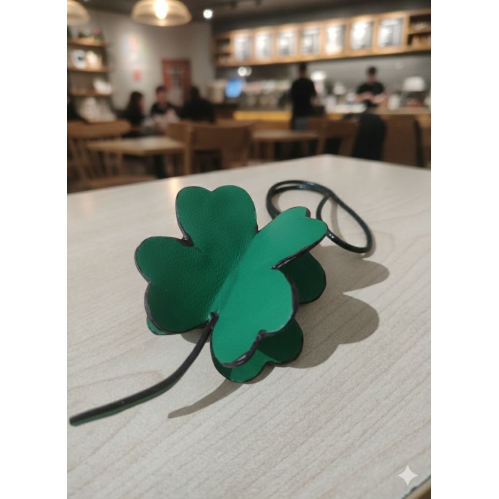 Bagcharm clover kulit asli