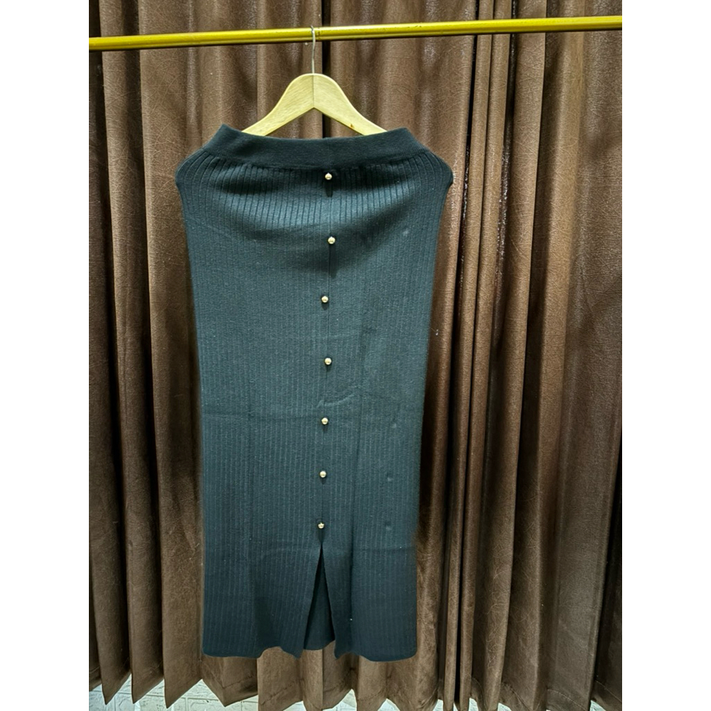 Rok kancing rajut pinkdose