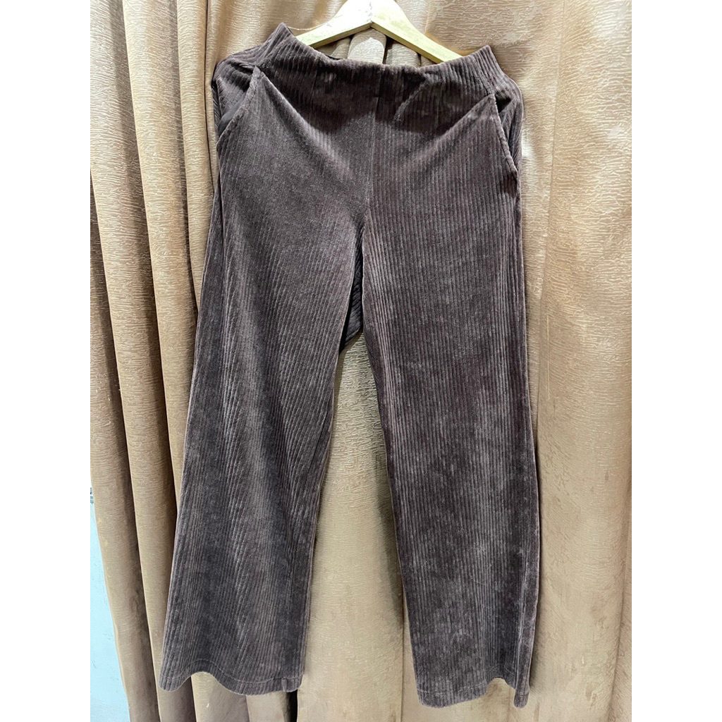 Celana Corduroy Coklat Lapiaf
