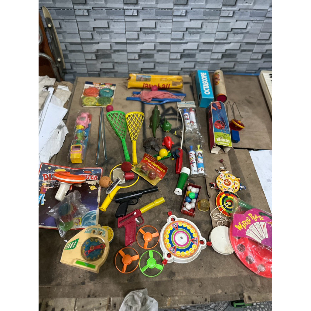 MAINAN JADUL 80-90 AN BAHAN PLASTIK MACAM2