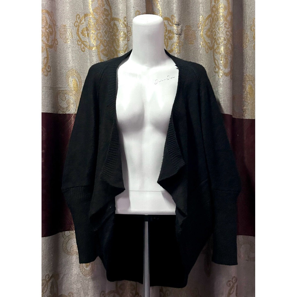 preloved cardigan outer rajut / knitwear batwing layer warna hitam bahan tebal premium