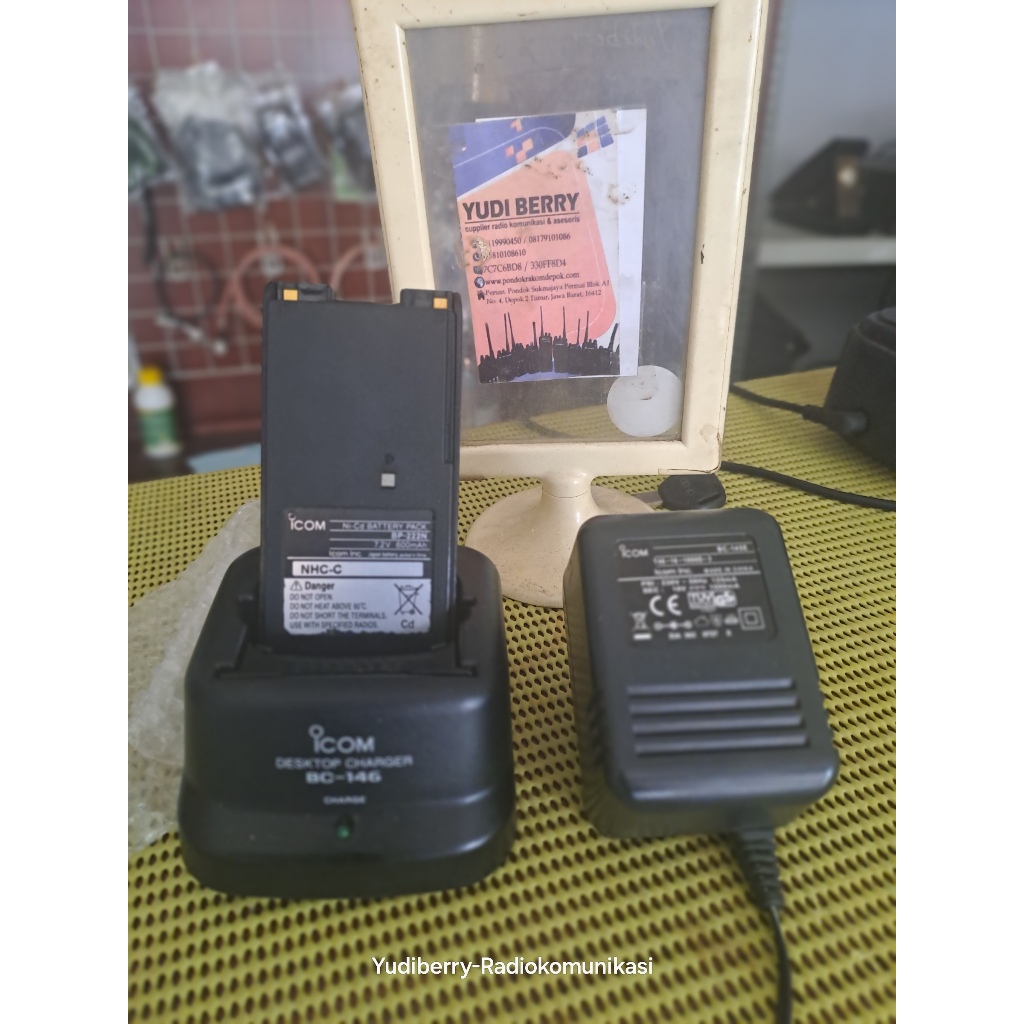Charger Ht Icom V8 Normal Mulus Casan Ht ICOM IC-V8 Awet Desktop Icom V8 Asli