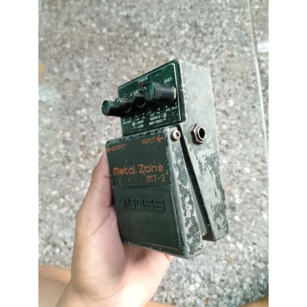 BOSS METALZONE MT 2 EFEK GITAR DISTORSI BEKAS MURAH