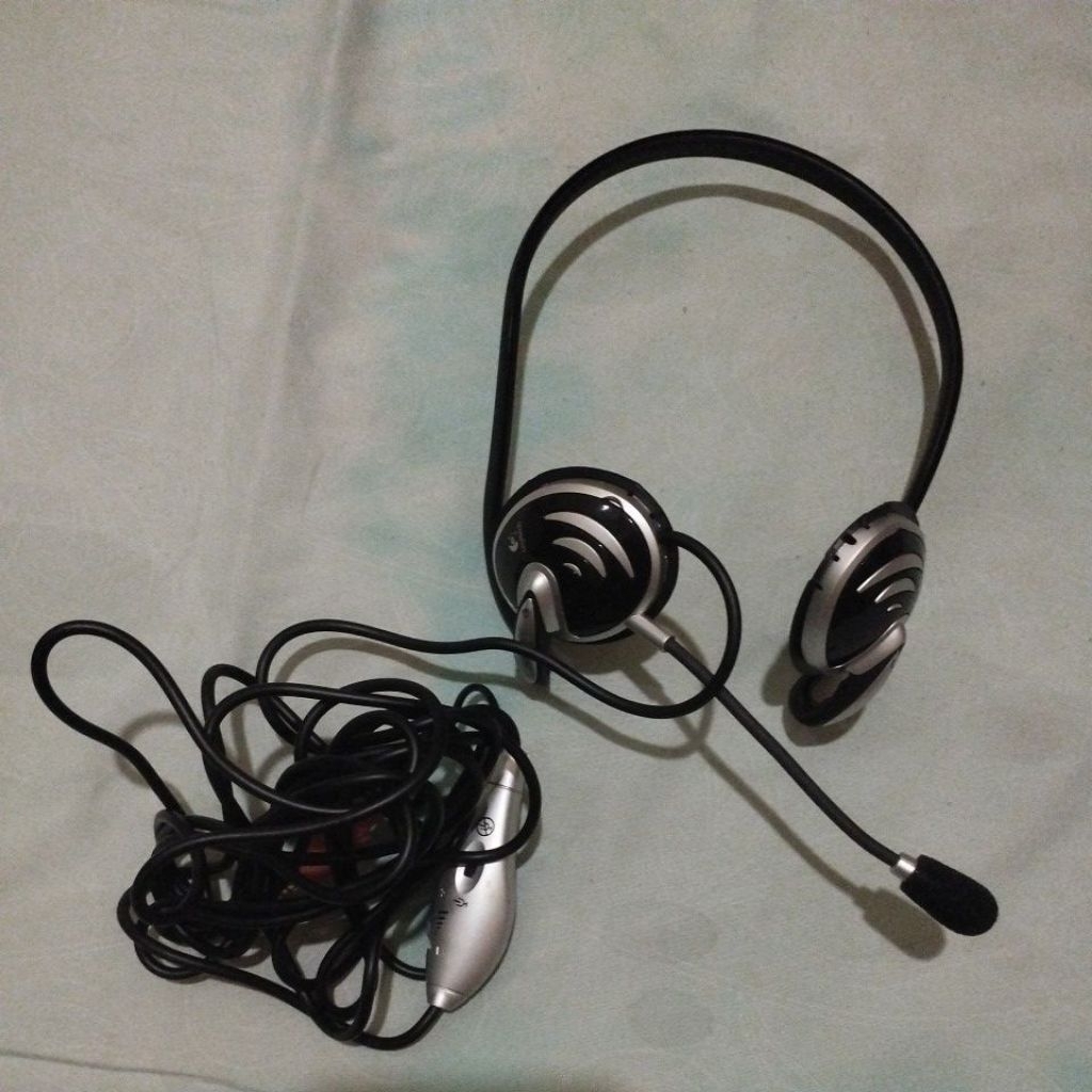 backphone headset headphone Logitech PC 880 barang baru stock lama nos new old stock