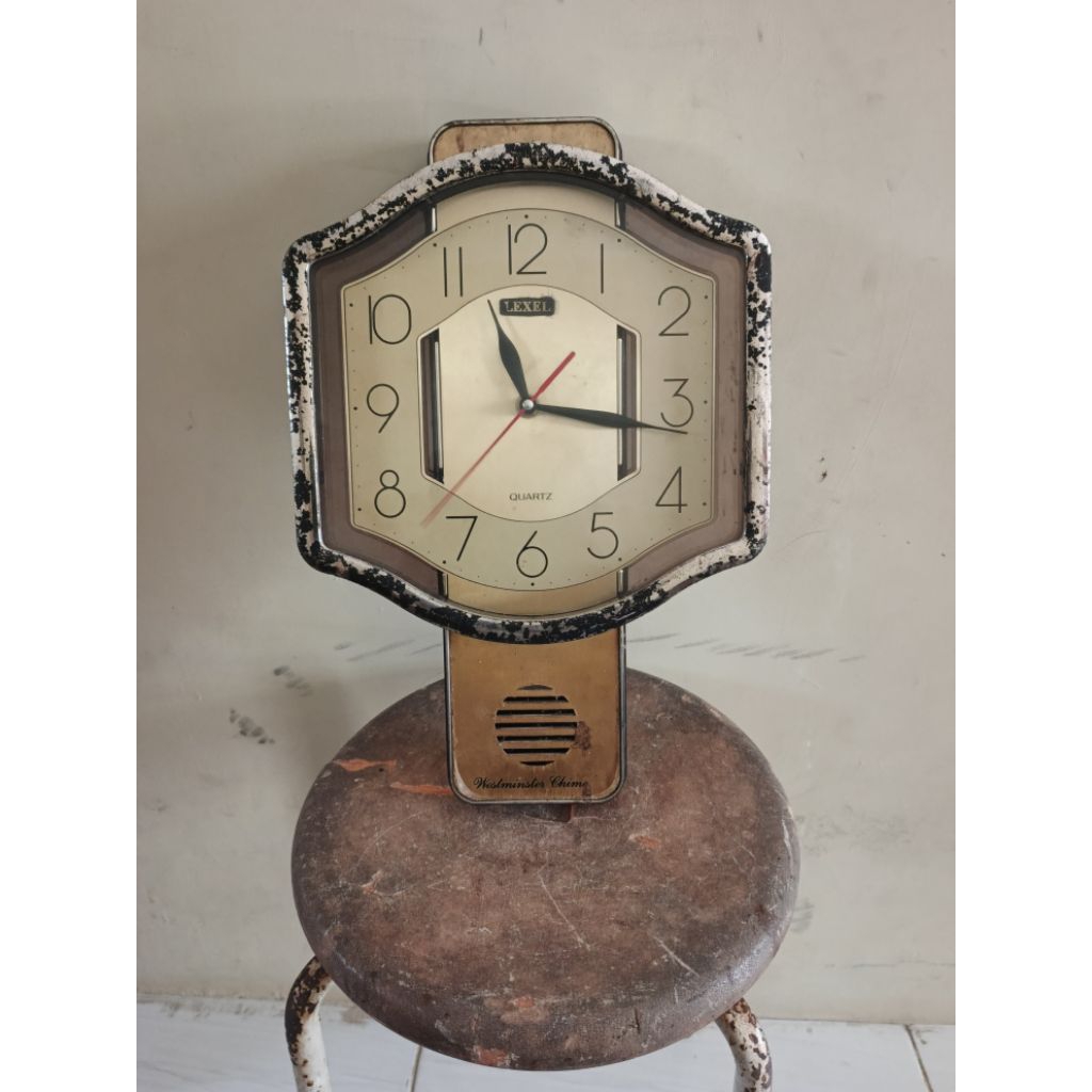 jam dinding jadul merk lexel mesin sudah diganti