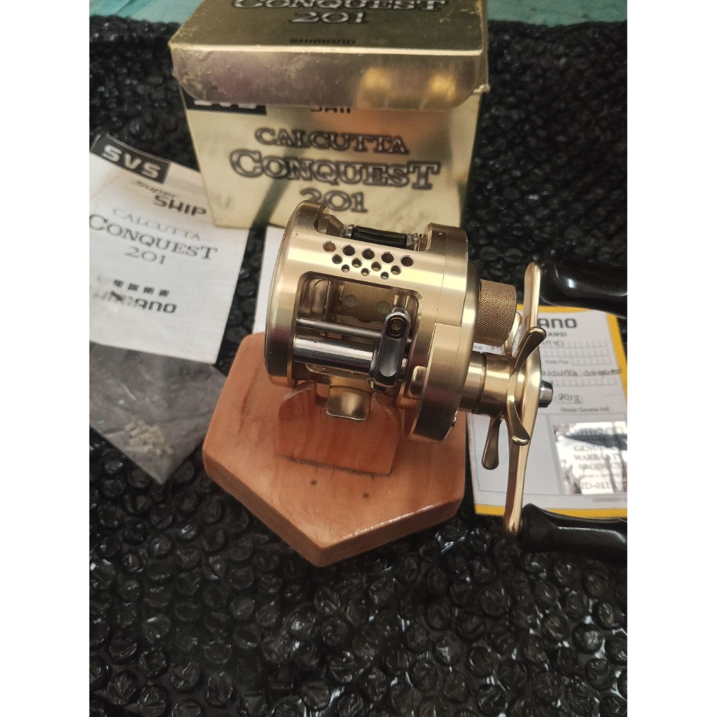 Shimano Calcutta Conquest 201