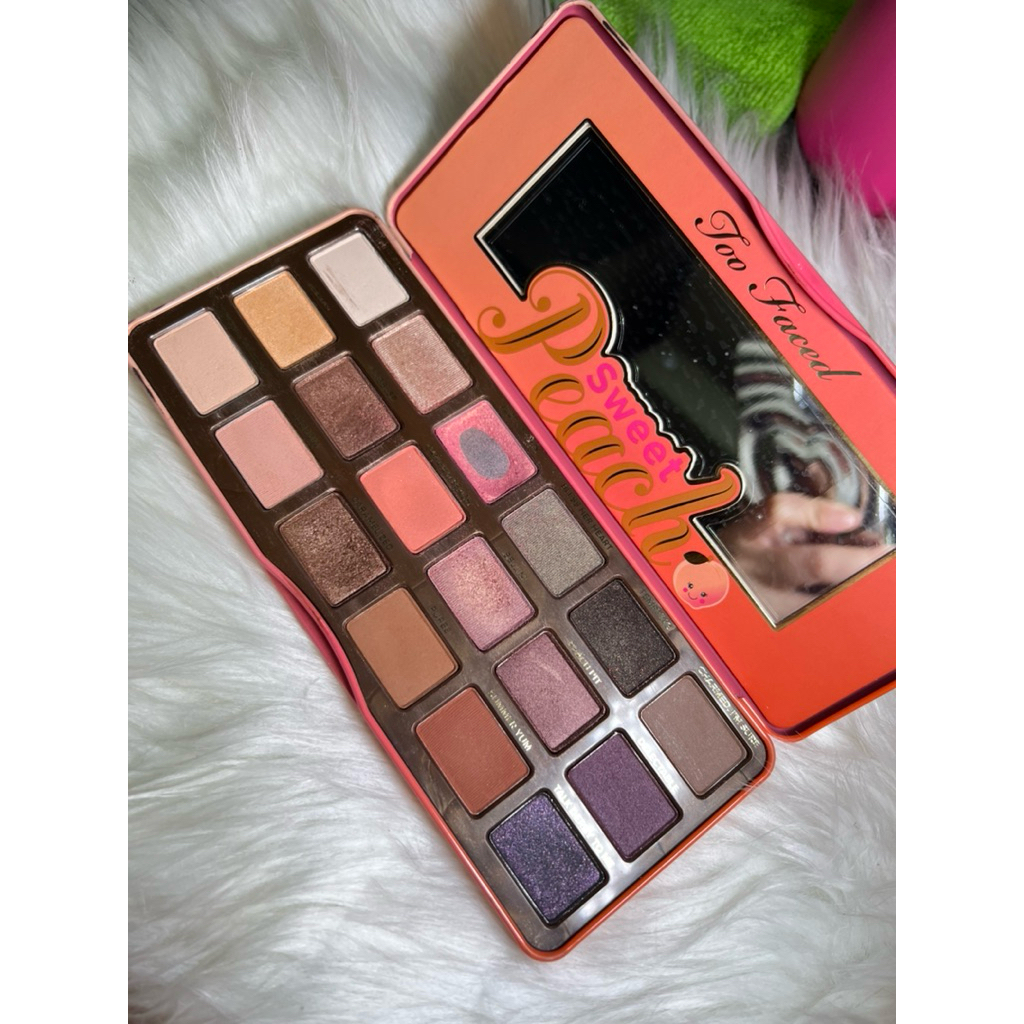 PRELOVED Eyeshadow Too Faced