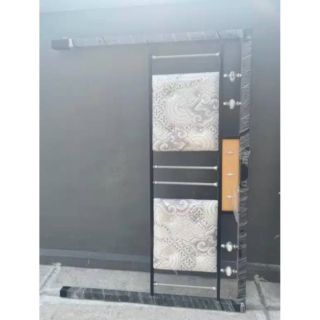 PRELOVED DIPAN BESI 160 x 200