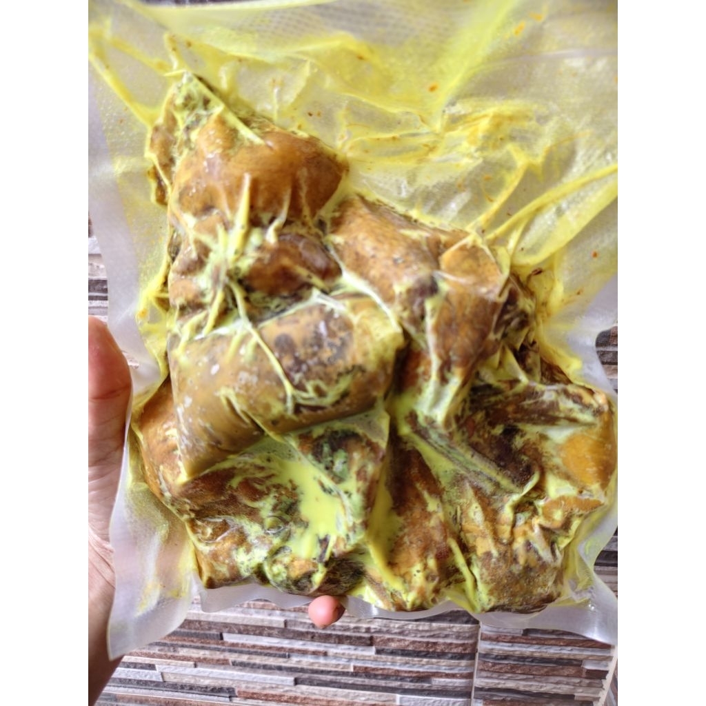 ayam boiler utuh ungkep bumbu kuning