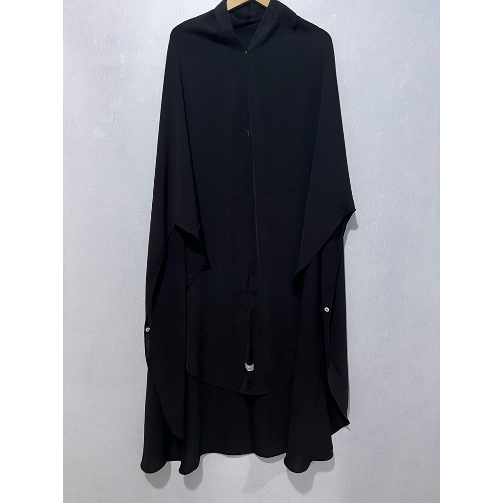 PRELOVED KHIMAR SOFNI series LADYSA BUSUI FRIENDLY RESLETING BAGIAN DEPAN