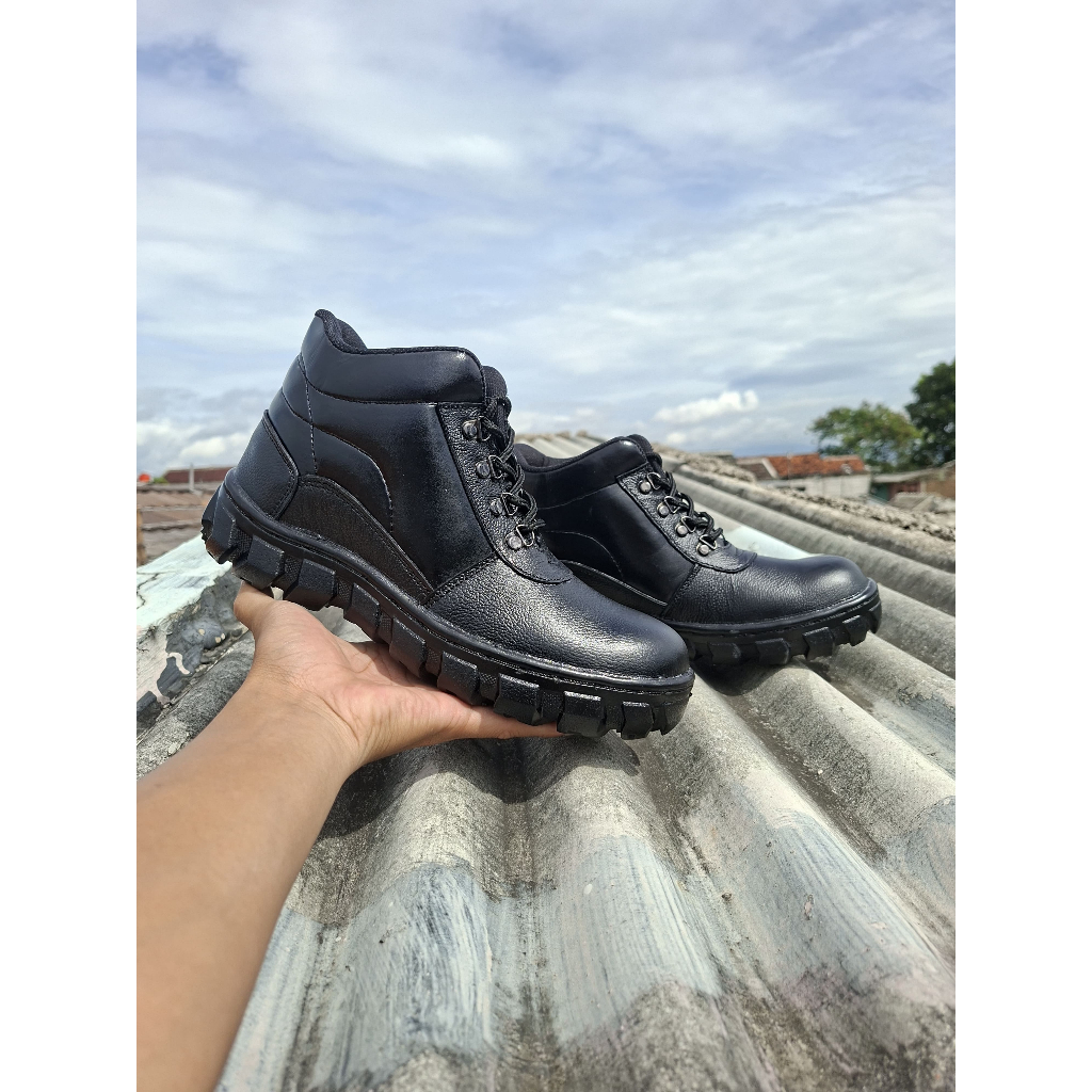 Sepatu Safety Pria Model Tali Kulit Asli Sol Karet / Sepatu Ujung Besi Pria / Sepatu Safety Boots Pr