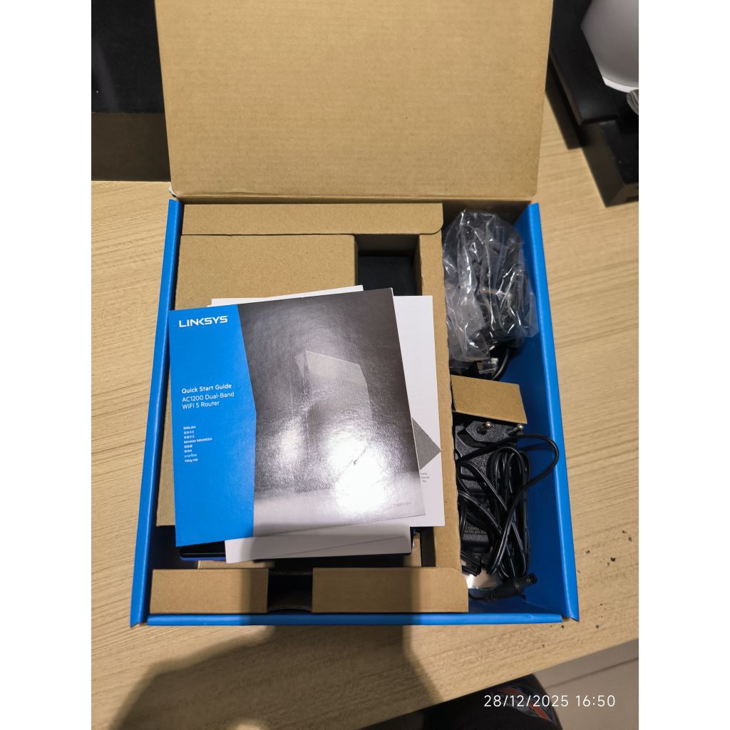 LINKSYS E5600 LIKE NEW