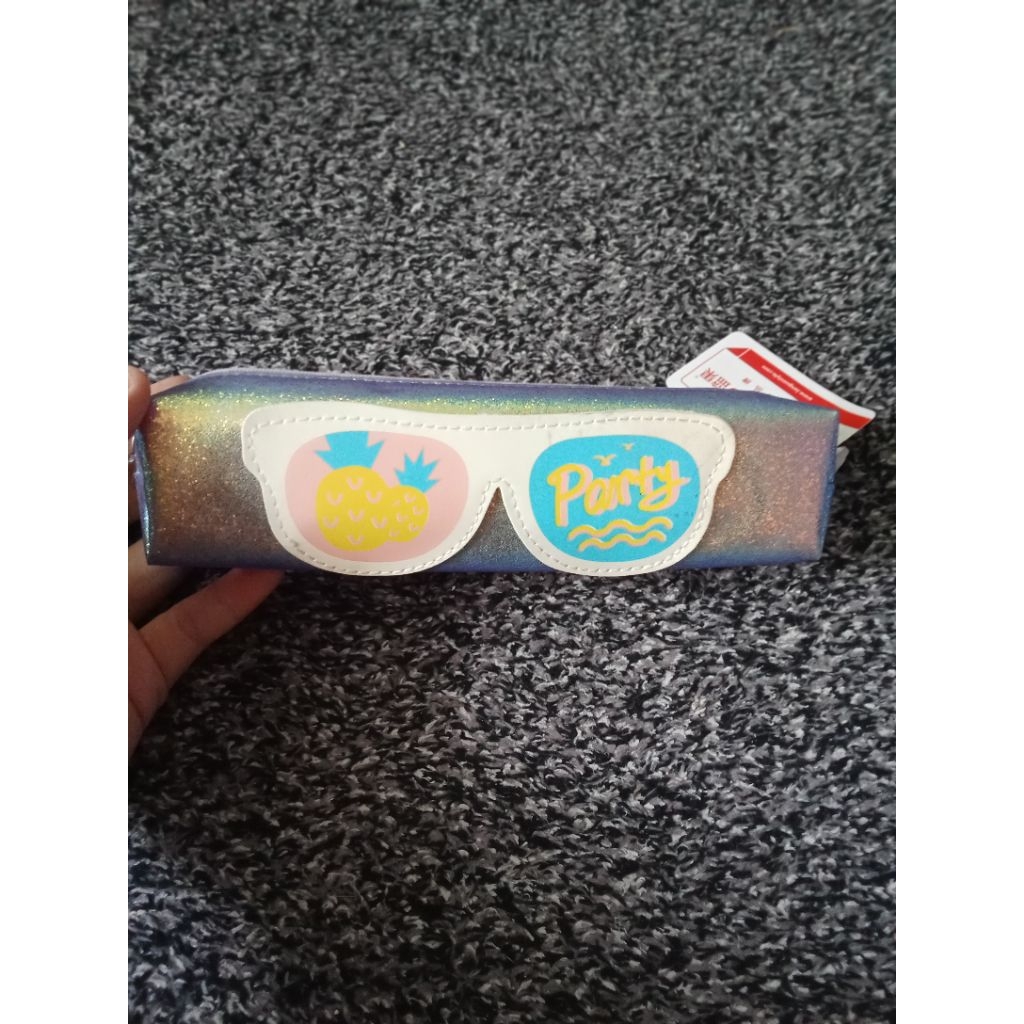 tempat pensil languo