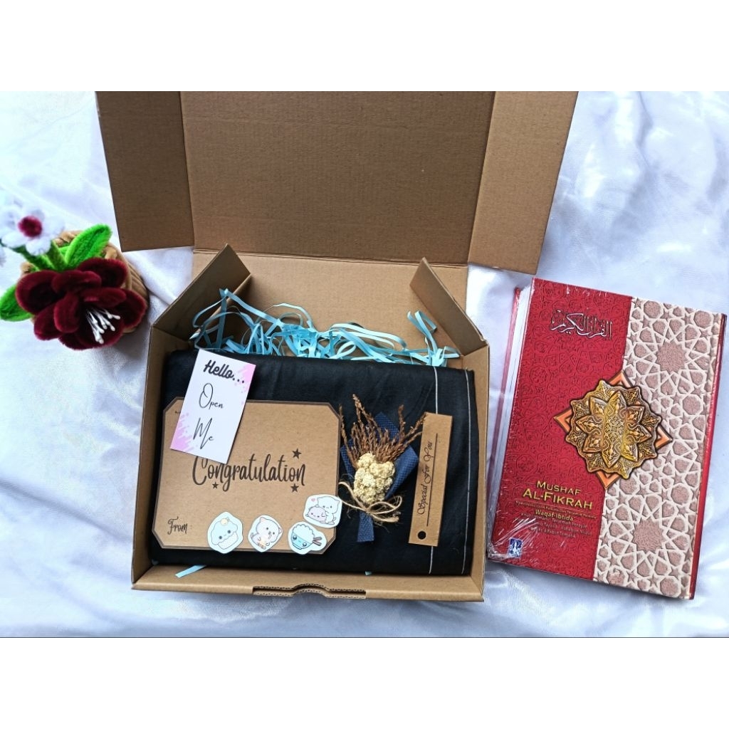 Hampers Cowok Sarung+ALQURAN | Kado Ulang Tahun Cowok, Wisuda, Anniversary, dll