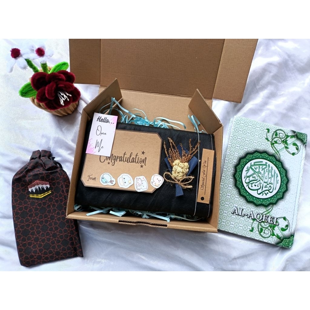 Hampers Cowok Sarung + ALQURAN + Sajadah | Kado Ulang Tahun Cowok, Wisuda, Anniversary, dll