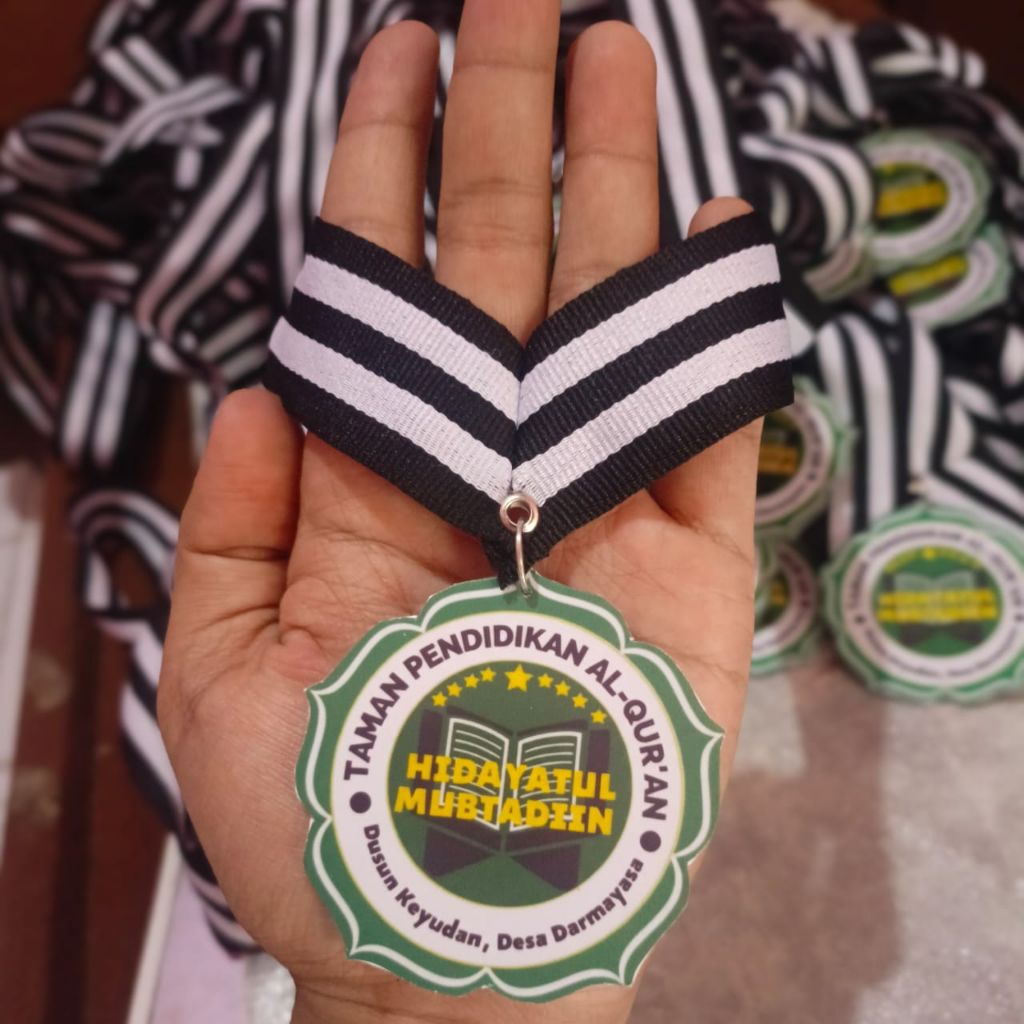 Medali Akrilik Custom Diameter 7cm Tebal 5mm / Medali Kelulusan / Medali Perpisahan Sekolah