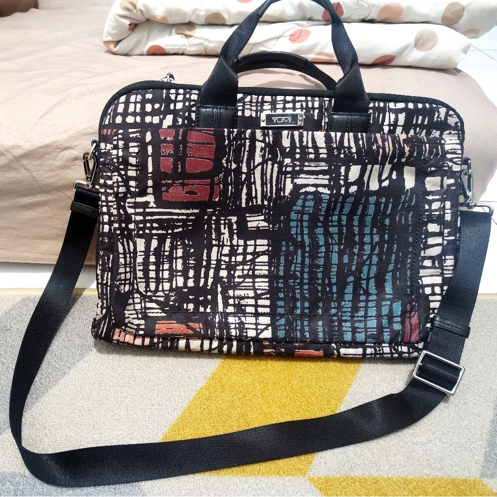 tas Laptop TUMI Carousell
