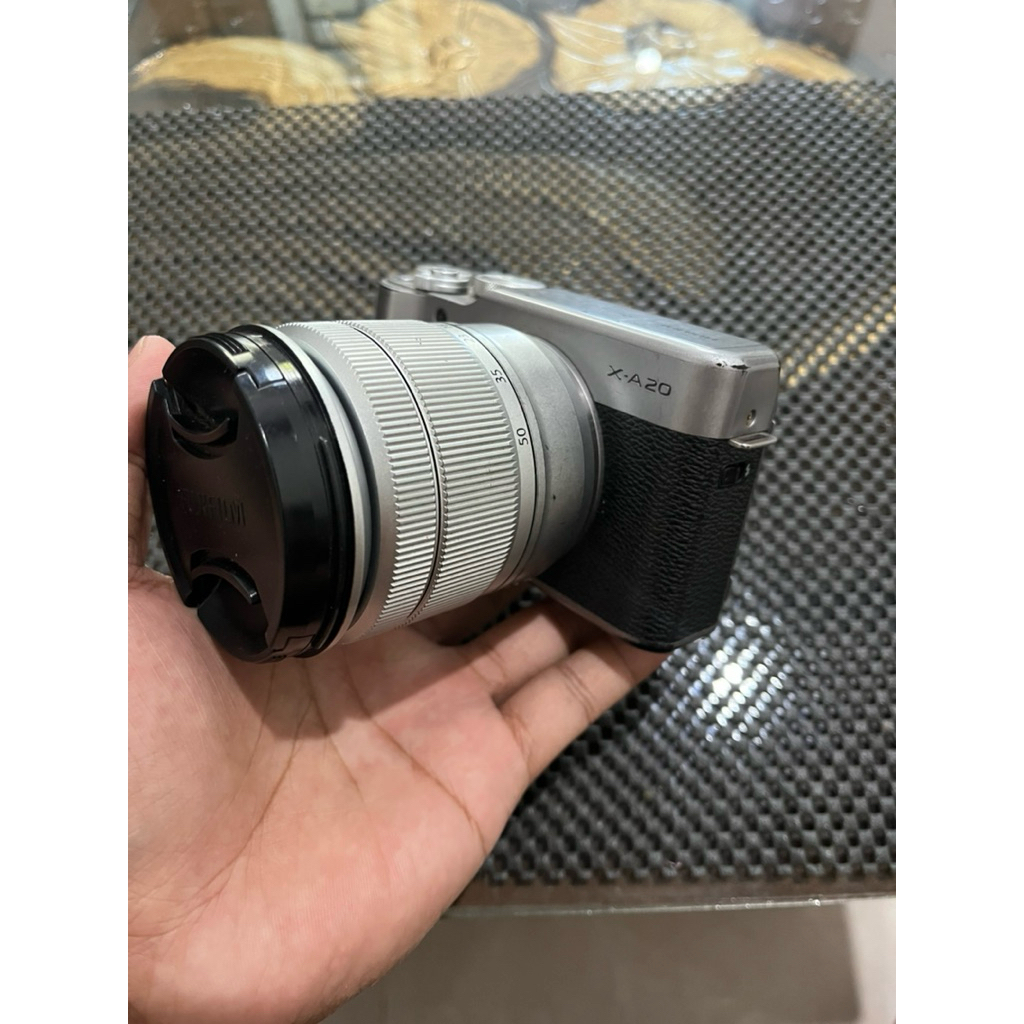 KAMERA MIRRORLESS FUJIFILM XA20