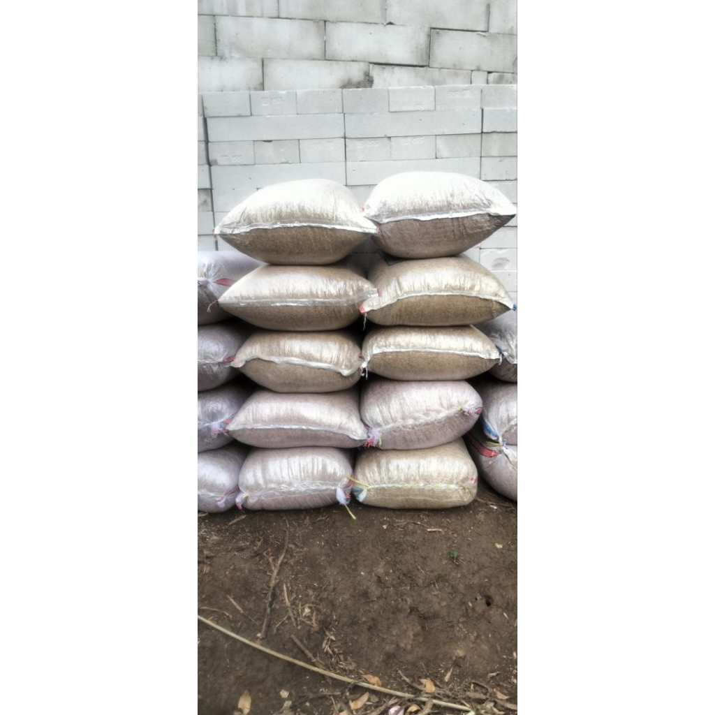 Sekam padi per karung