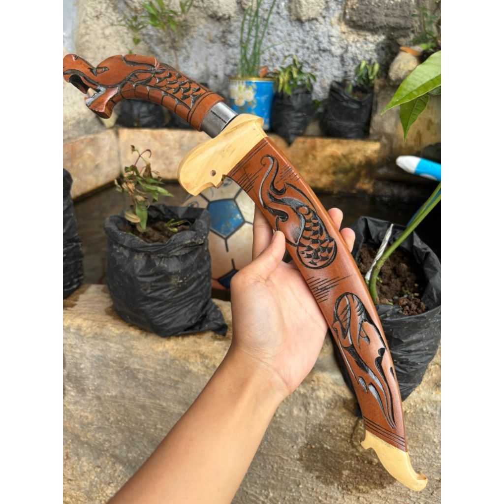 Pisau Kuku Naga Kombinasi