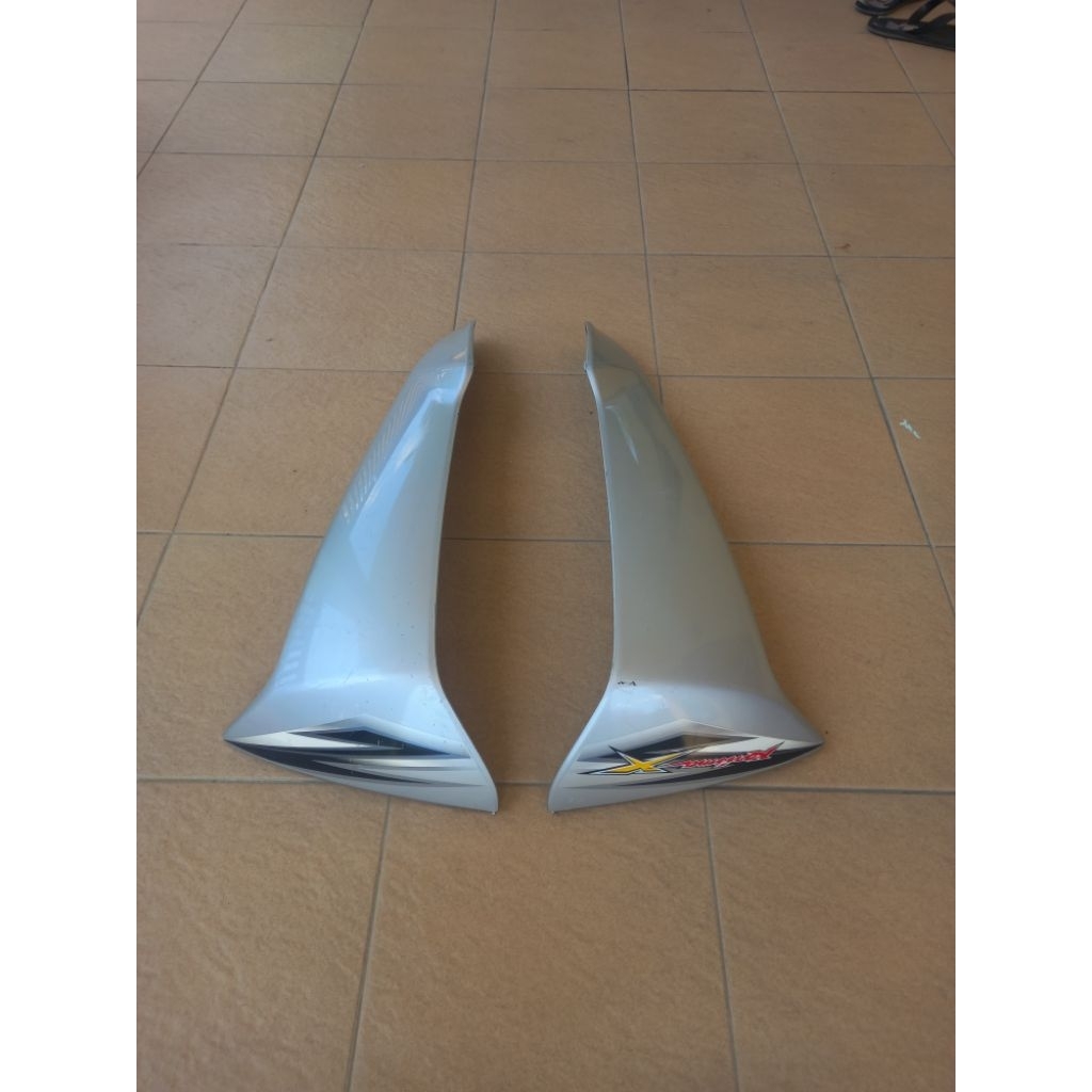 Cover Body Sayap Luar Ori Honda Karisma X 125D (2005)