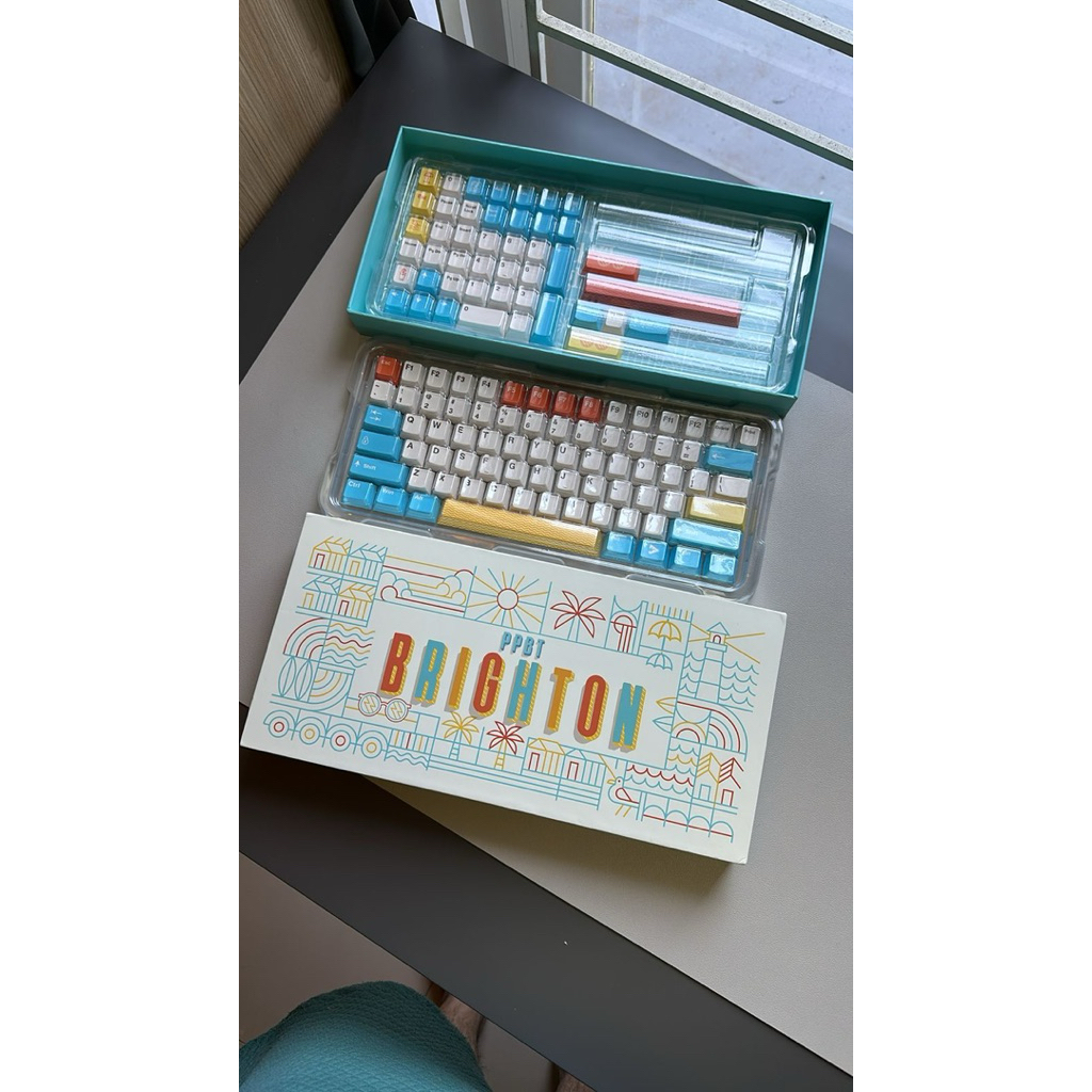 keycaps shirakawa, brighton, switch bsun tai chi, coconut latte