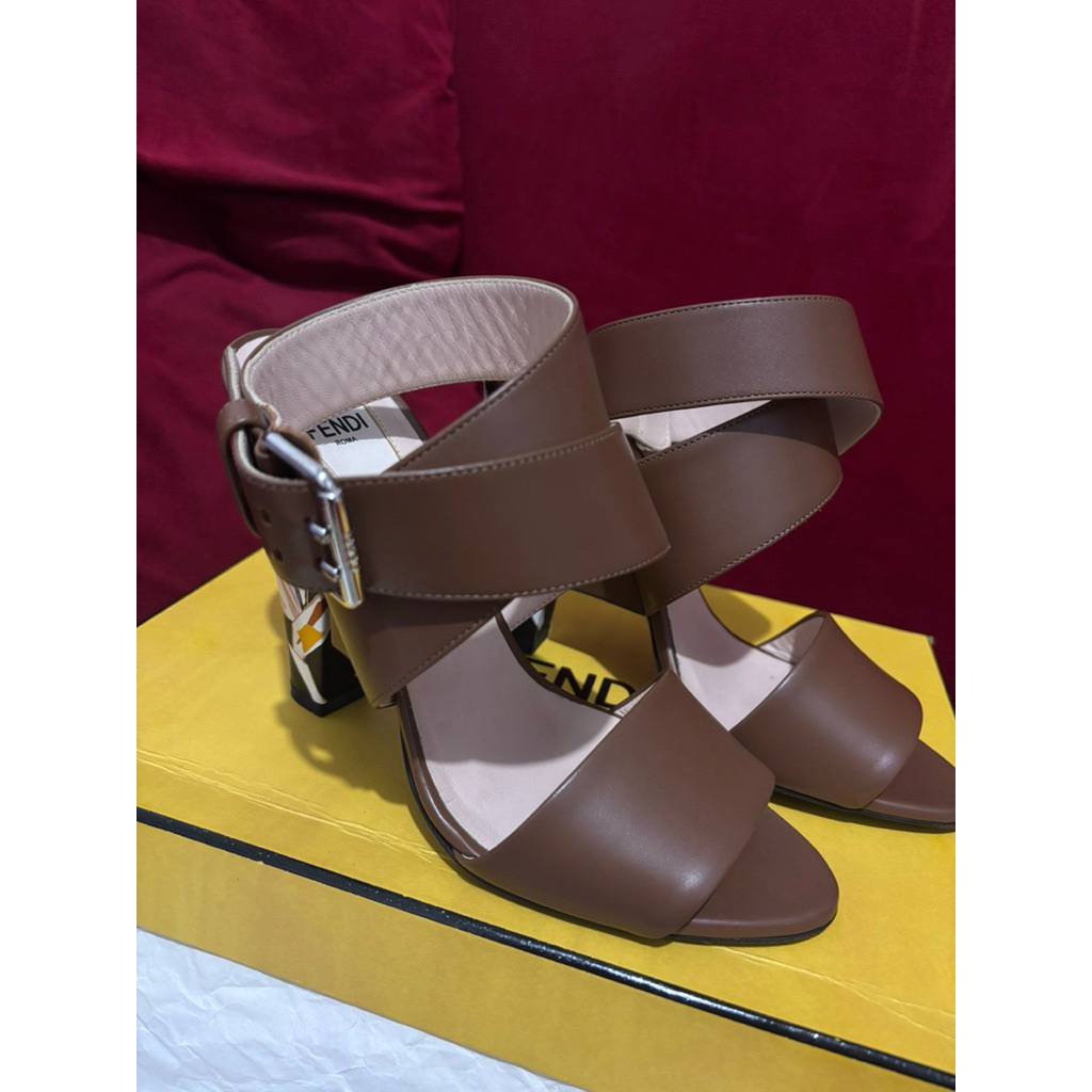 RRELOVED HEELS FENDI AUTHENTIC