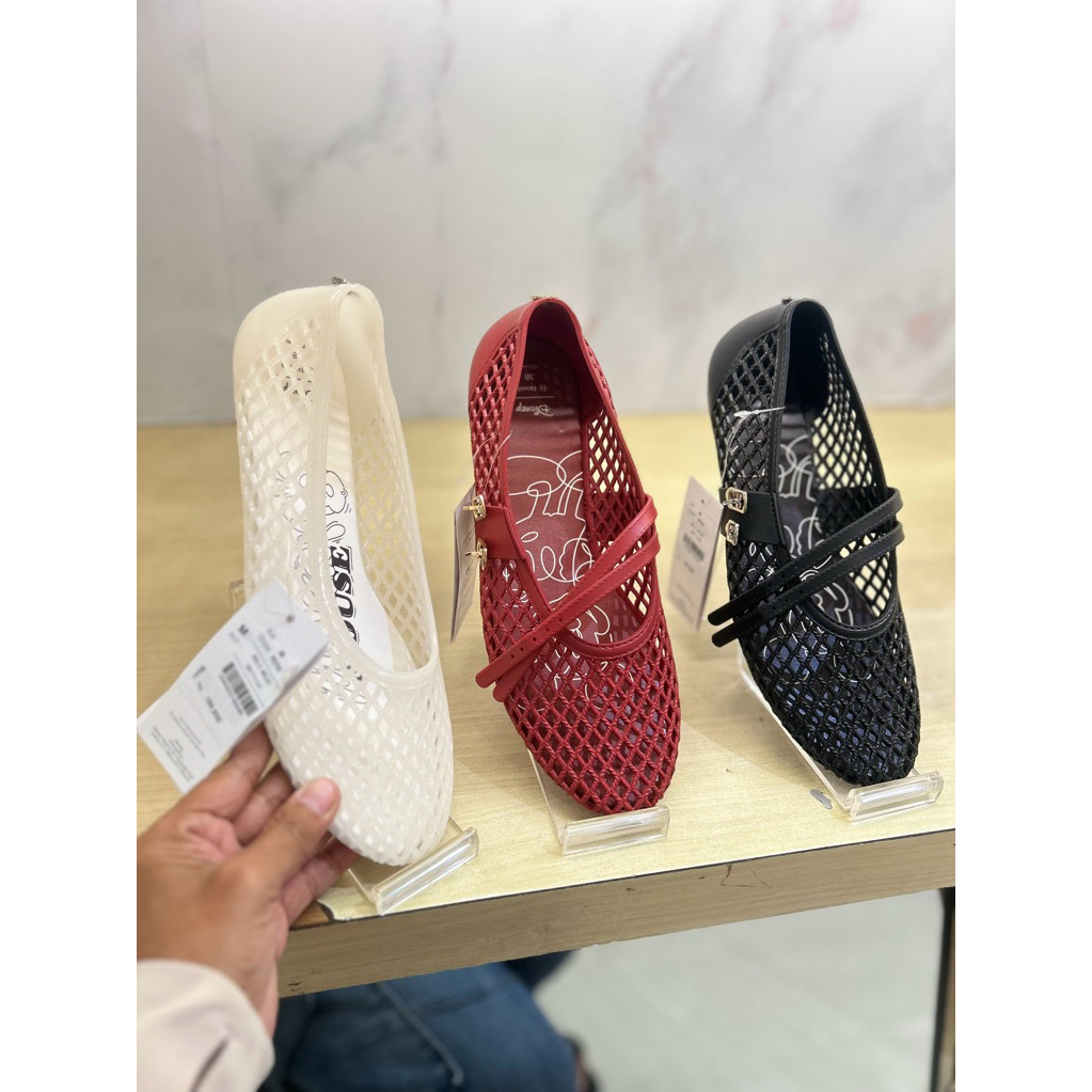 DISNEY NEVADA Sepatu flat wanita size 36-40