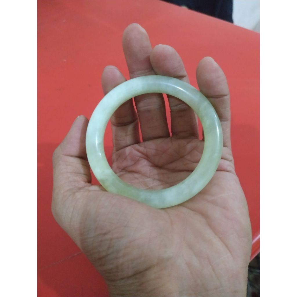 GELANG BATU GIOK BURMA (BURMA JADE BANGLE)