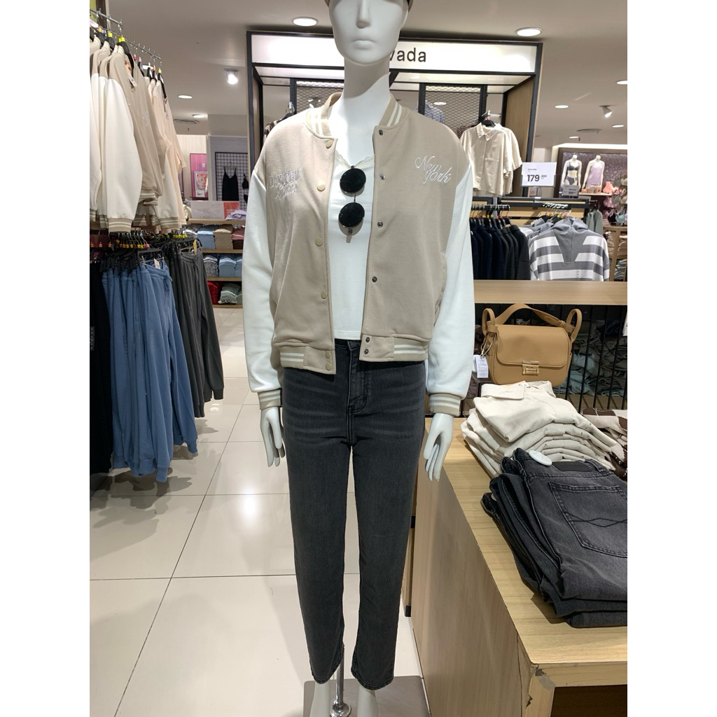 Celana jeans panjang wanita dari brand Nevada ori matahari